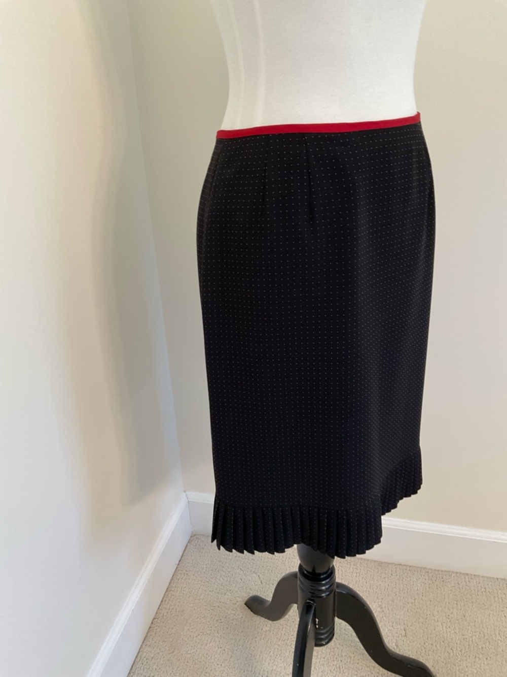 Kasper Petite 2-Piece Tailored Blazer And Skirt Set - Picture 9 of 14